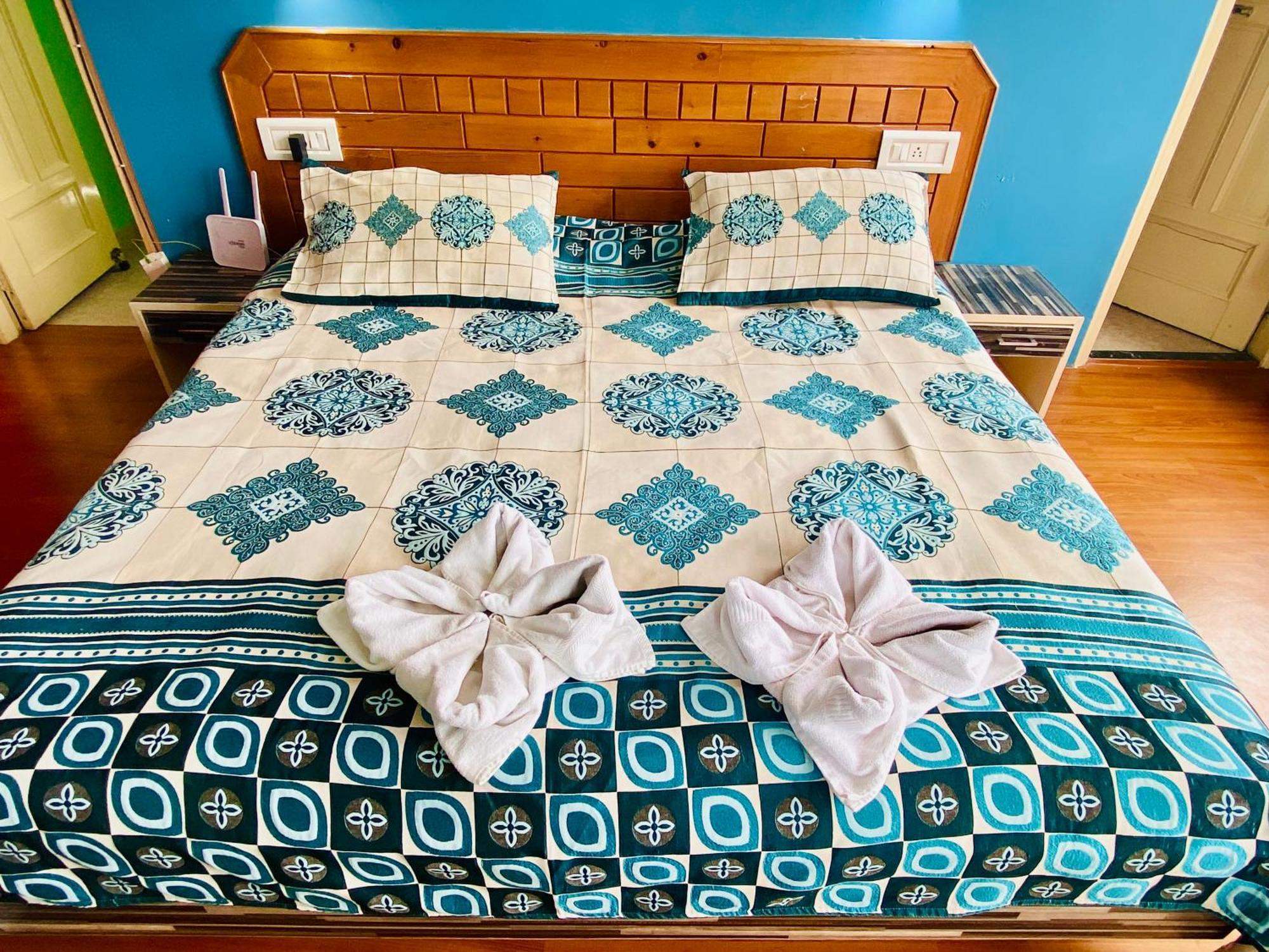 דרמסאלה Jagatram Niwas Guesthouse Dharamkot מראה חיצוני תמונה