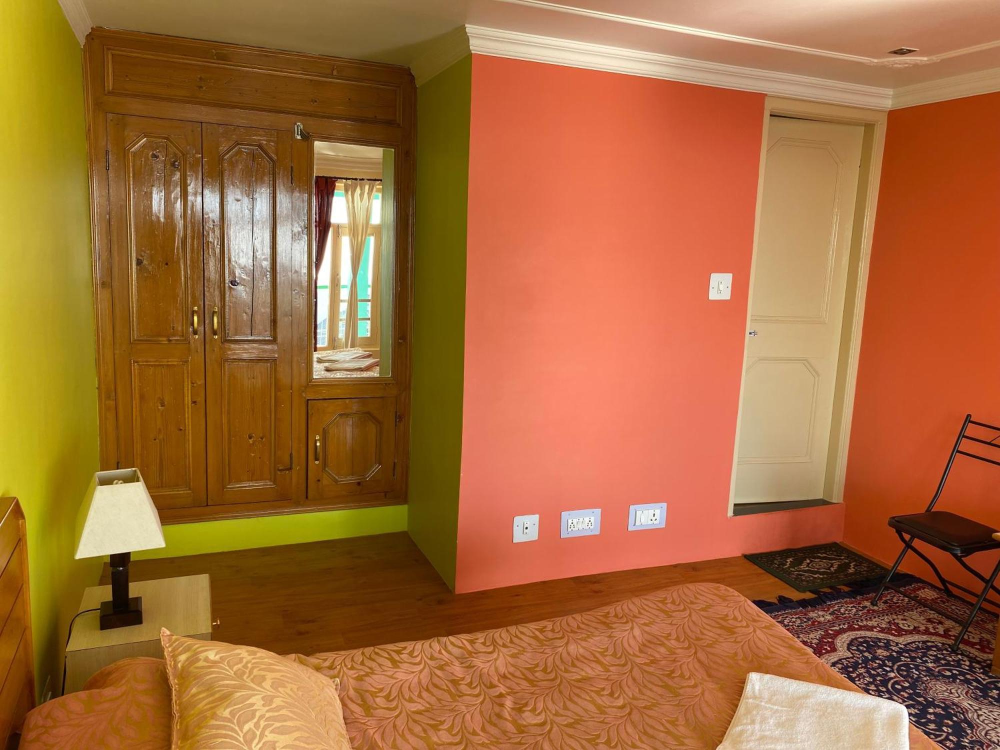 דרמסאלה Jagatram Niwas Guesthouse Dharamkot מראה חיצוני תמונה