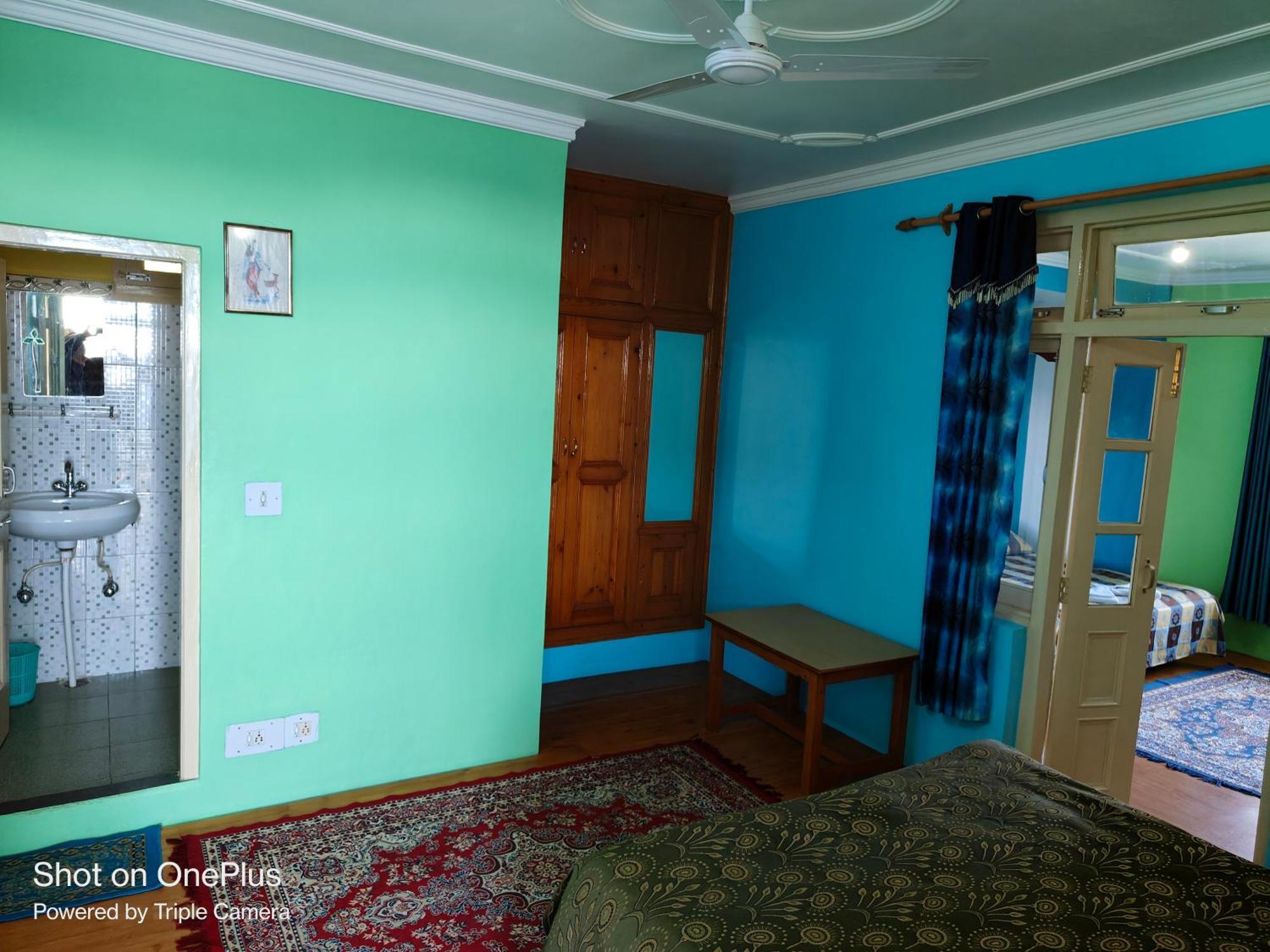 דרמסאלה Jagatram Niwas Guesthouse Dharamkot מראה חיצוני תמונה