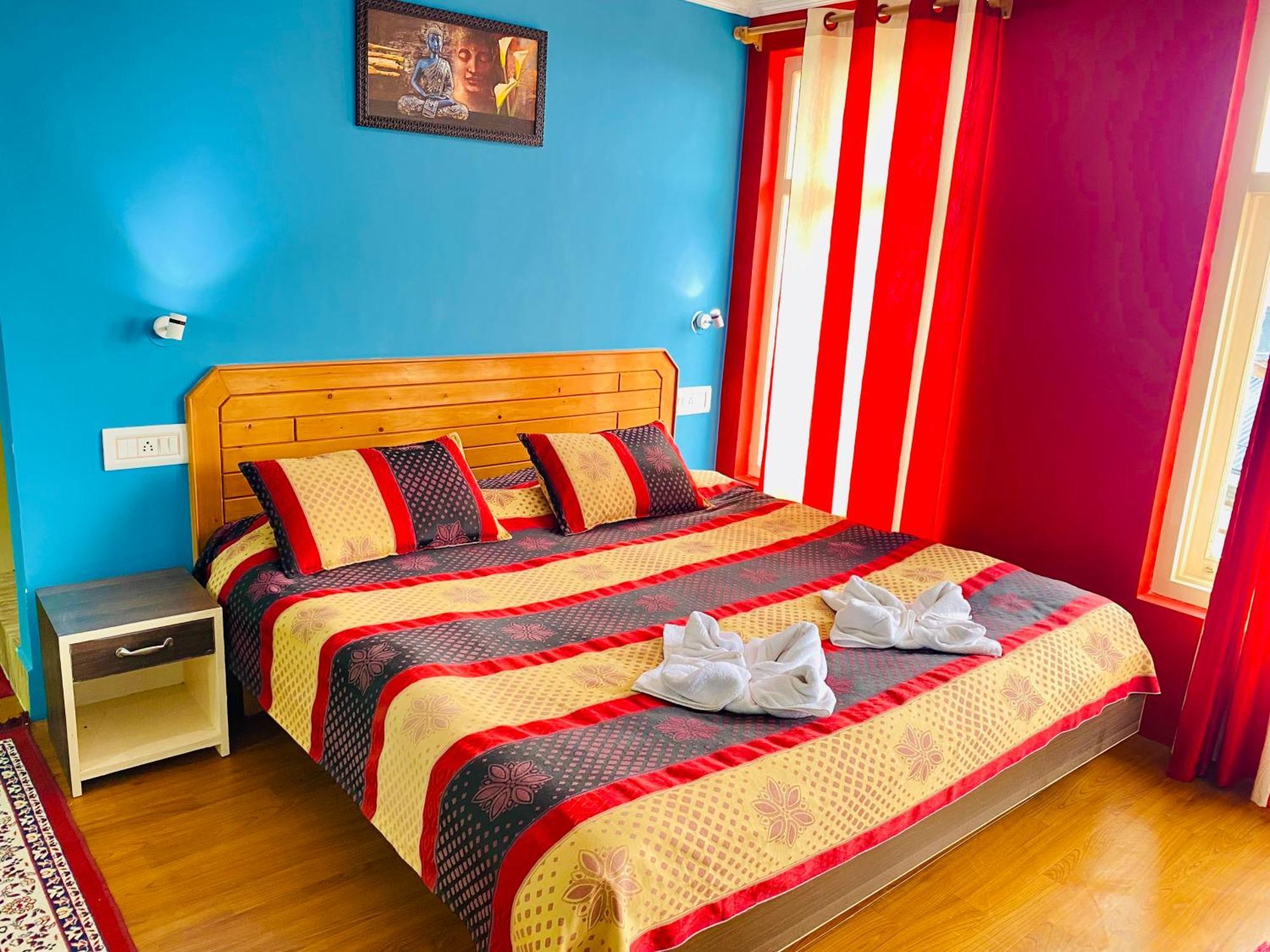 דרמסאלה Jagatram Niwas Guesthouse Dharamkot מראה חיצוני תמונה