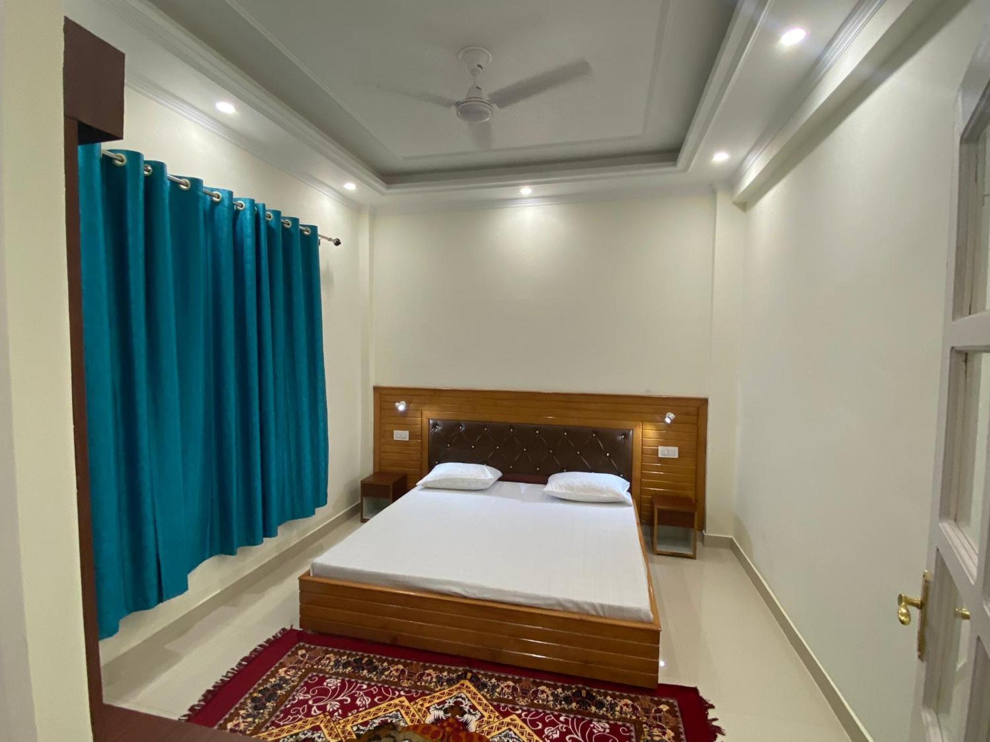 דרמסאלה Jagatram Niwas Guesthouse Dharamkot מראה חיצוני תמונה